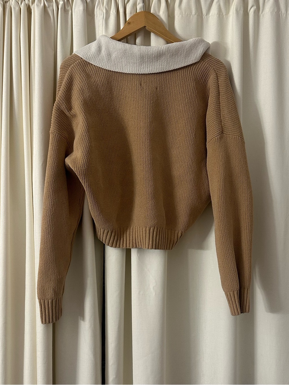 Abercrombie sweater - Picture 3 of 5